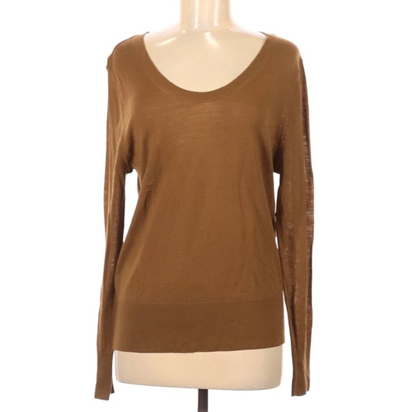 Everlane Sweaters - Everlane Lightweight Kakhi Wool Scoop Neck…
